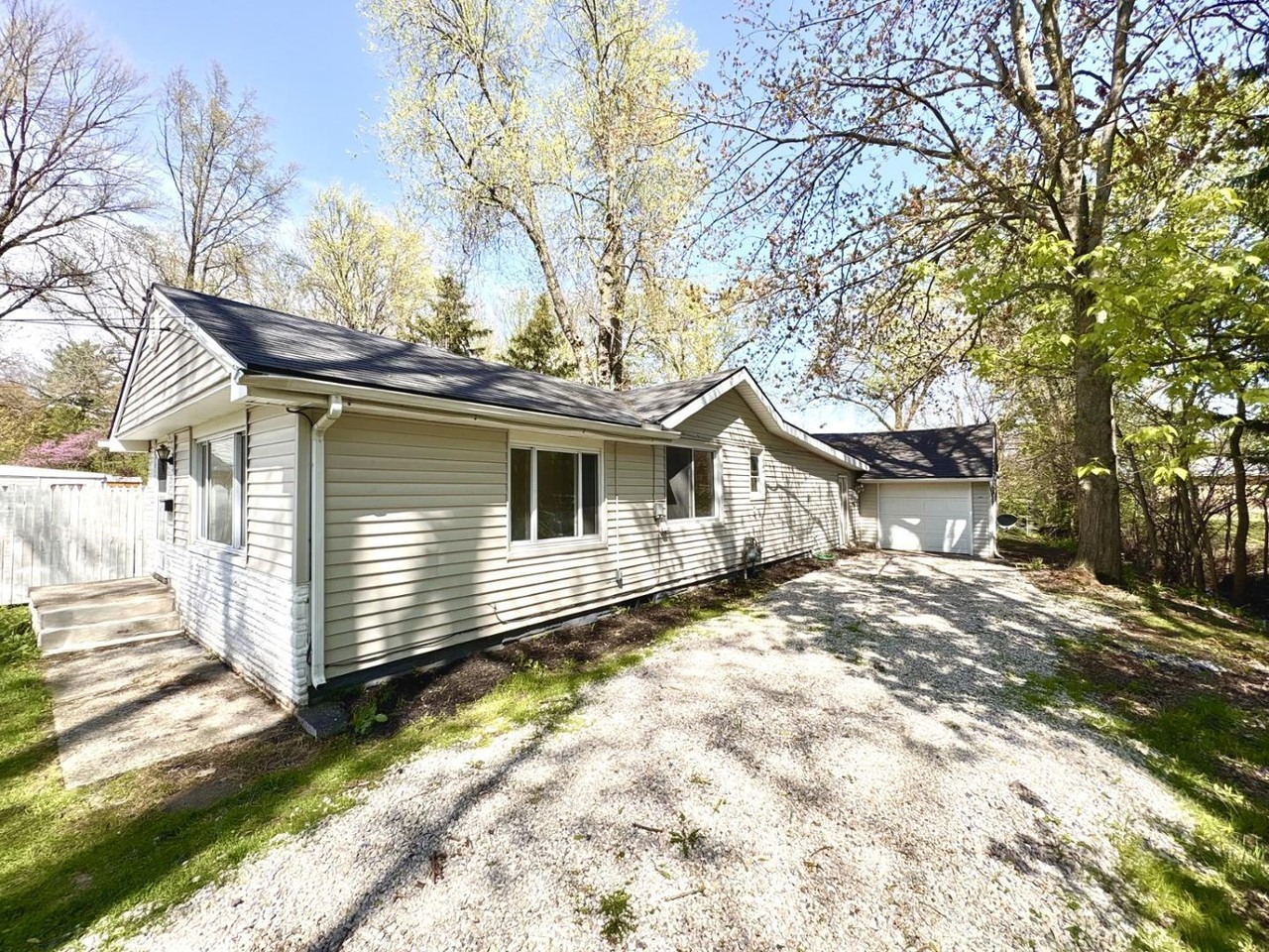 5228 Rowland Rd - Photo 2 of 9
