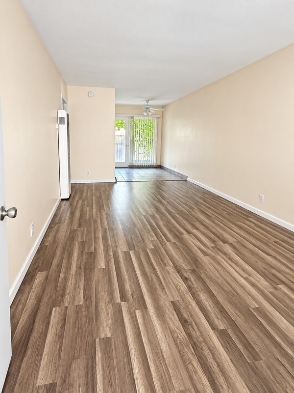 13548 Burbank Blvd - Photo 3 of 27