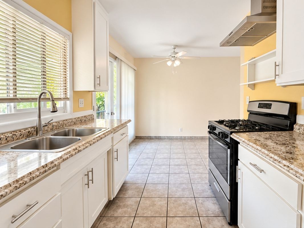 13548 Burbank Blvd - Photo 7 of 27