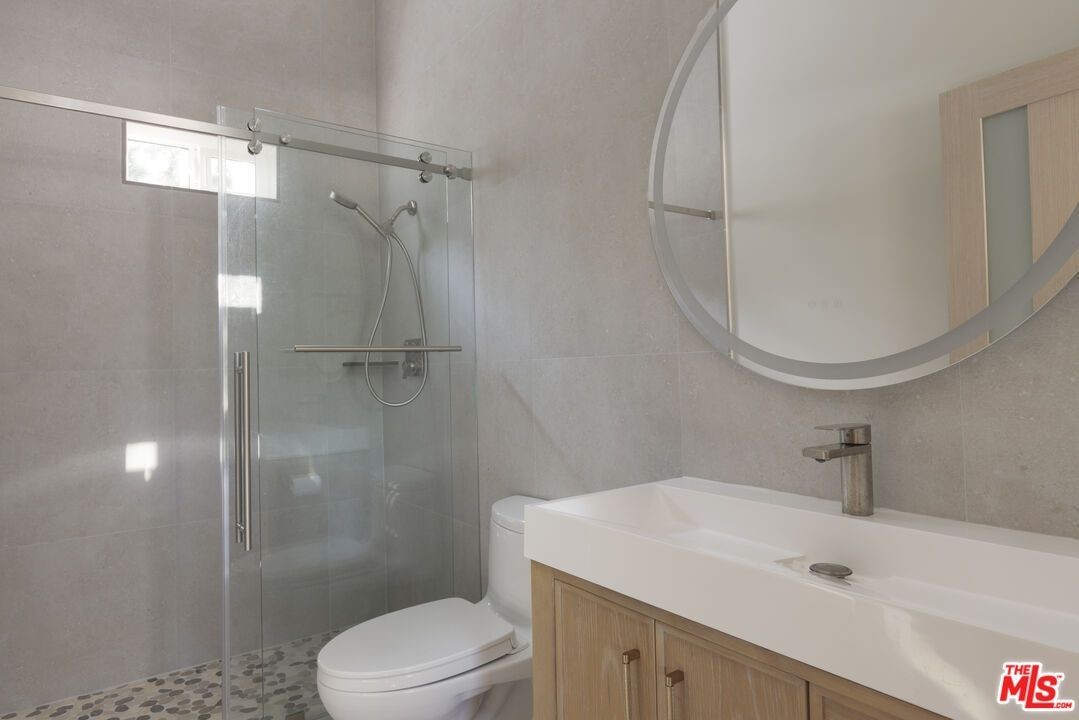 1885 Kashlan Rd - Photo 7 of 13