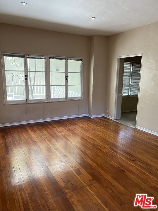 476 Landfair Ave ##104 - Photo 4 of 12