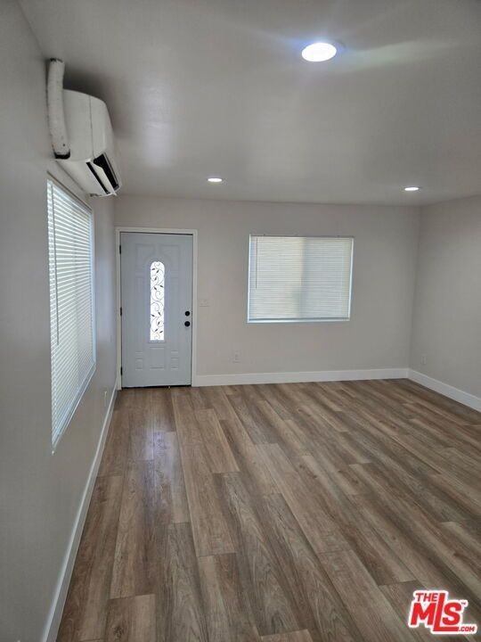 15251 Mystic St - Photo 7 of 13