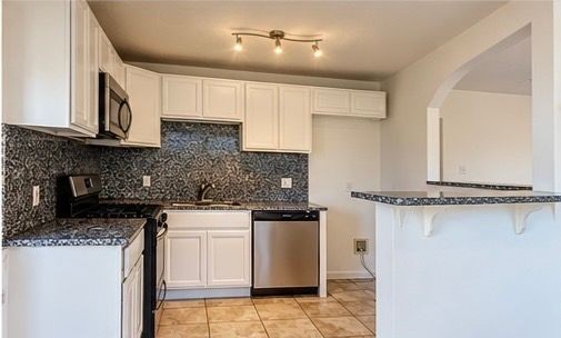 2304 Prentiss Ave - Photo 7 of 11