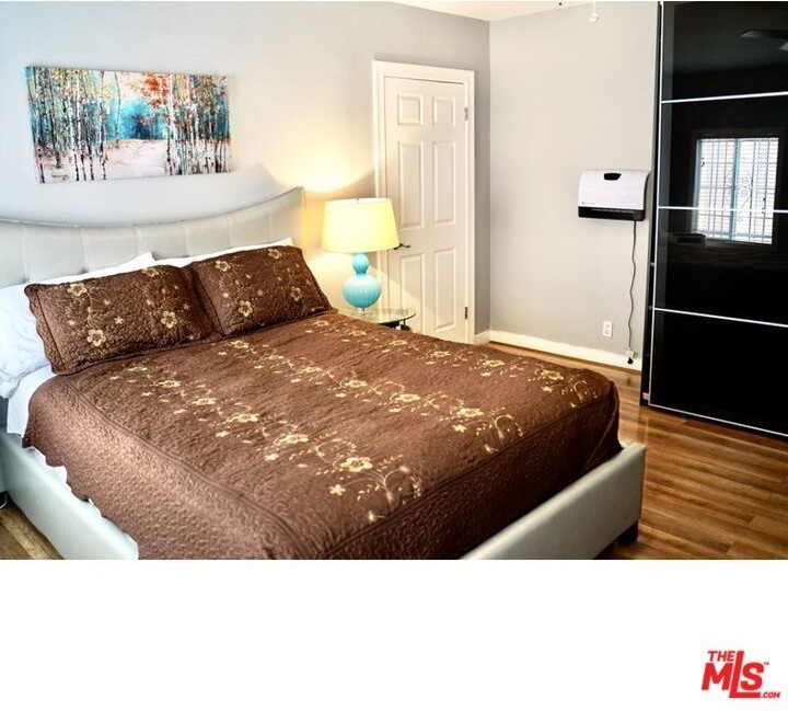 137 S Rexford Dr ##1 - Photo 6 of 10