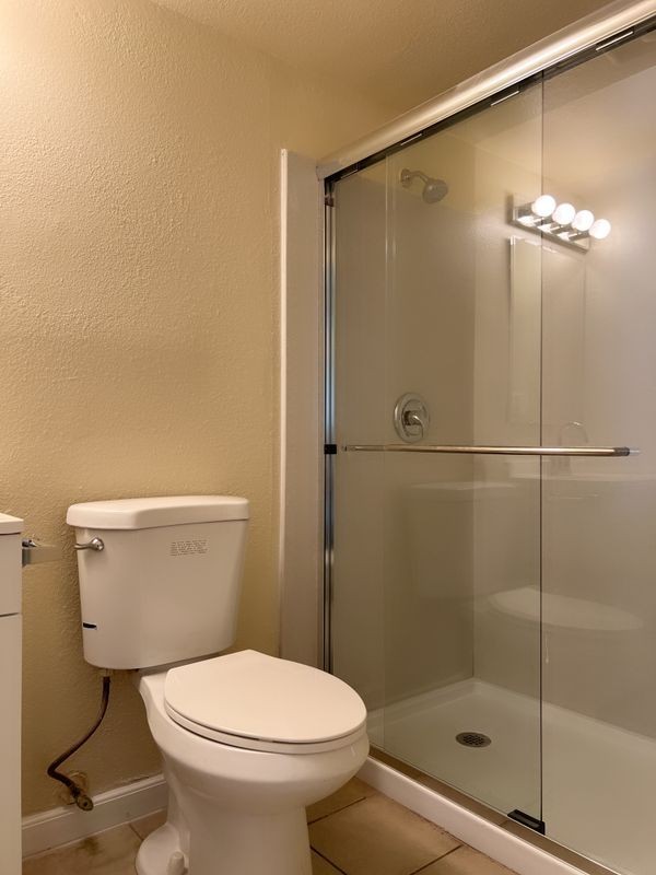 1123 W Swain Rd ##Apt - Photo 7 of 9