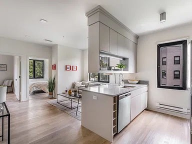 1009 Broad St - Photo 7 of 9