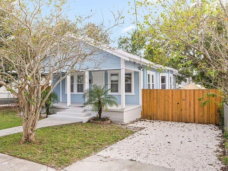 1209 E 26th Ave #B - Photo 3 of 12