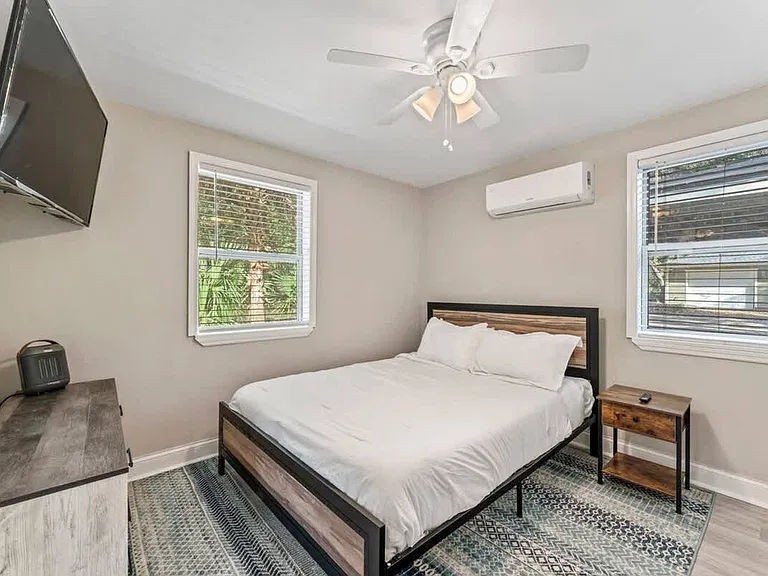 1533 Flagler Ave - Photo 4 of 22