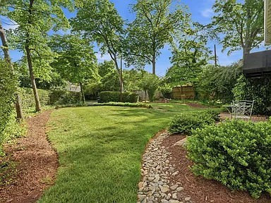 916 Bromley Rd #3 - Photo 3 of 19
