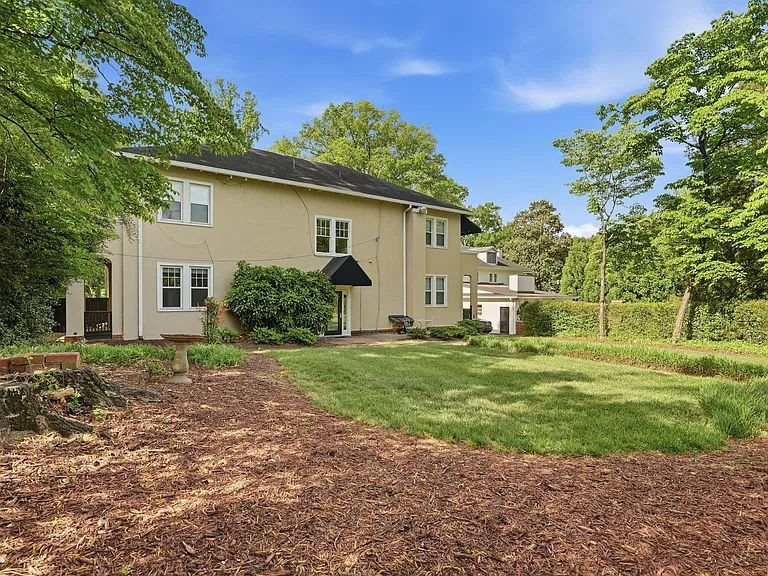 916 Bromley Rd #3 - Photo 4 of 19