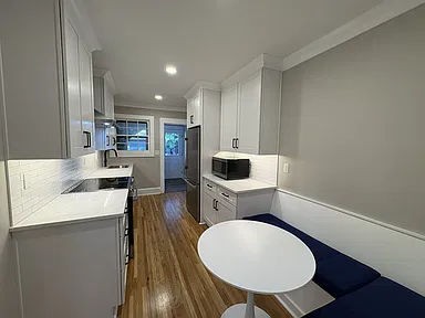 1412 Kenilworth Ave #3 - Photo 4 of 21