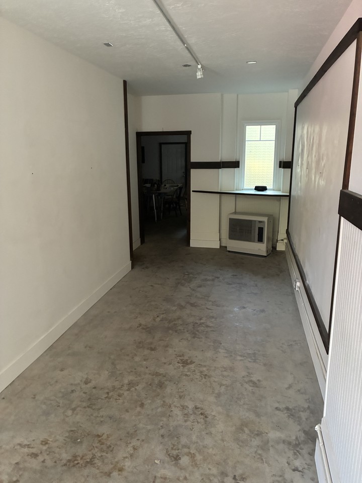5728 Dunsmuir Ave - Photo 3 of 4