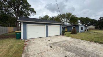 featured image of 2422 Florence St