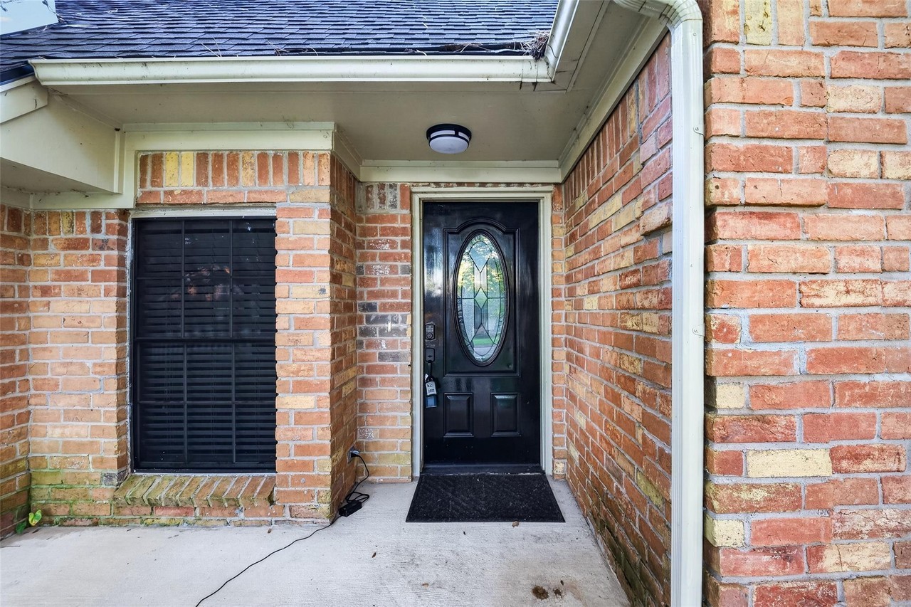 20339 Acapulco Cove Dr - Photo 2 of 24