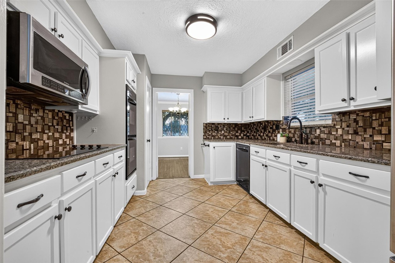 20339 Acapulco Cove Dr - Photo 6 of 24