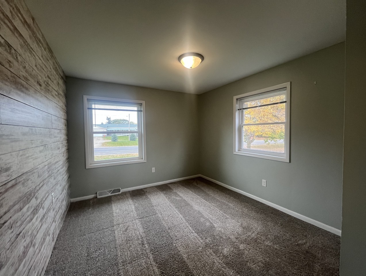 8432 Alpine Ave - Photo 4 of 13