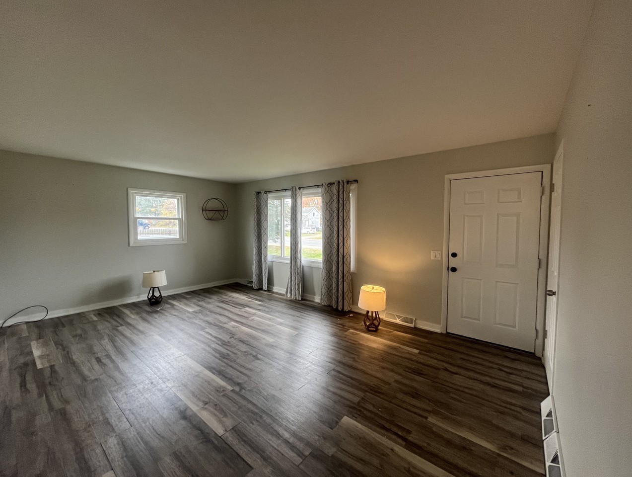 8432 Alpine Ave - Photo 6 of 13