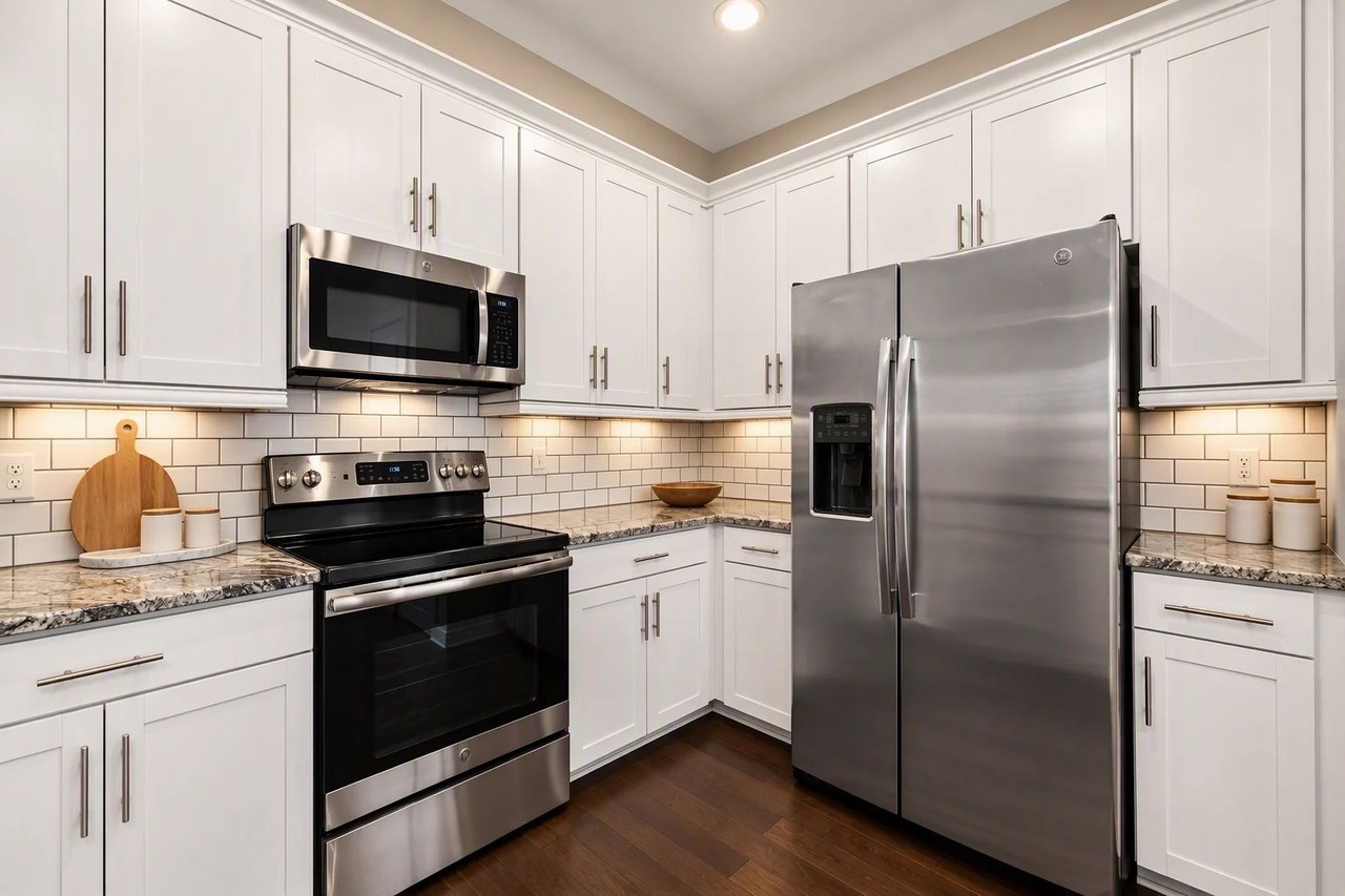 4201 W Gray St #2 - Photo 5 of 49