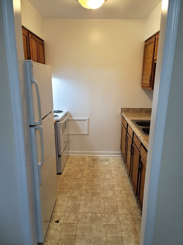 206 Clay St #A - Photo 2 of 9