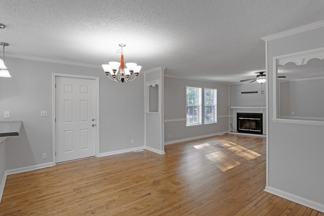 1108 Spiers Cir - Photo 3 of 24