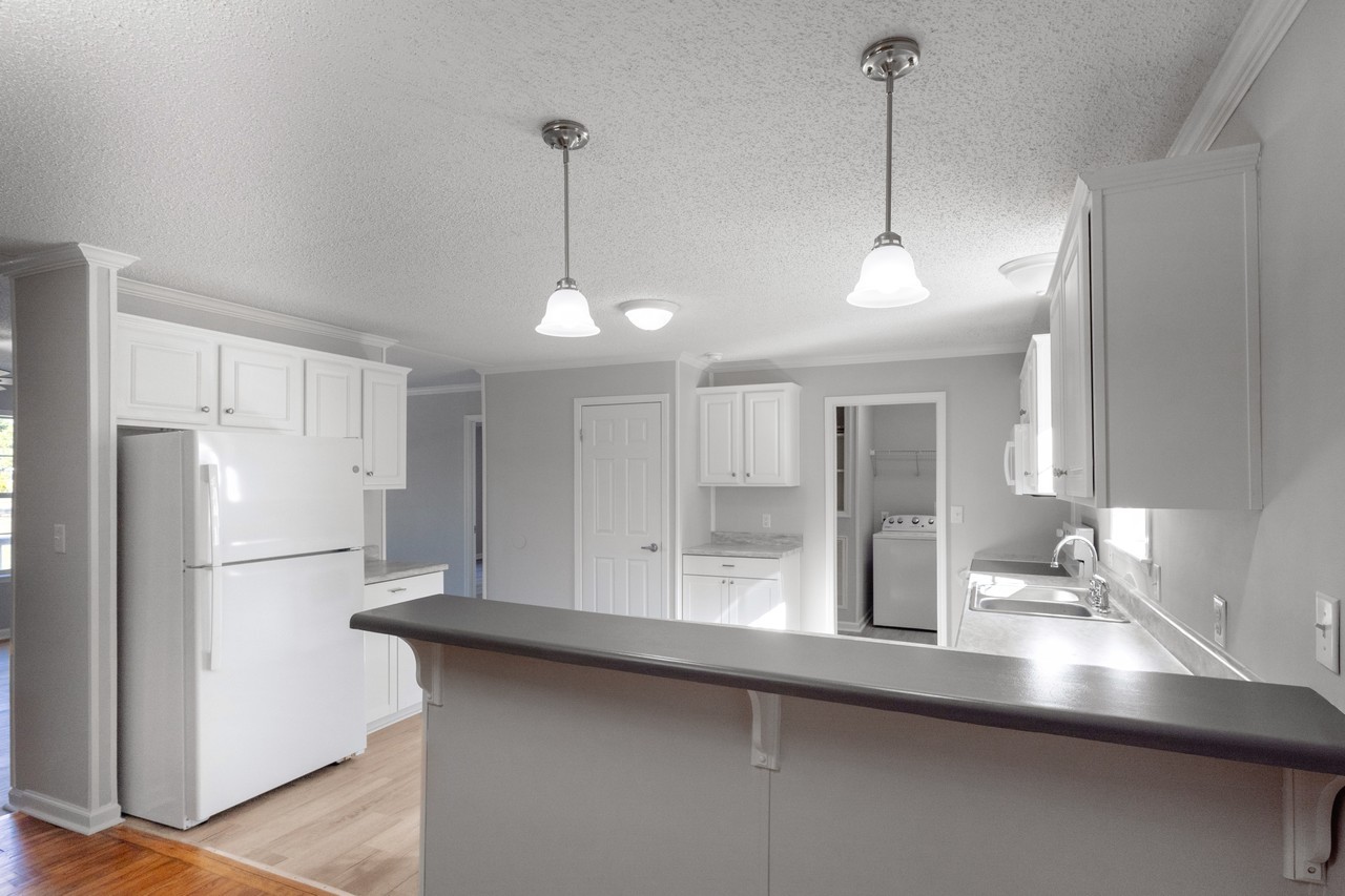 1108 Spiers Cir - Photo 4 of 24