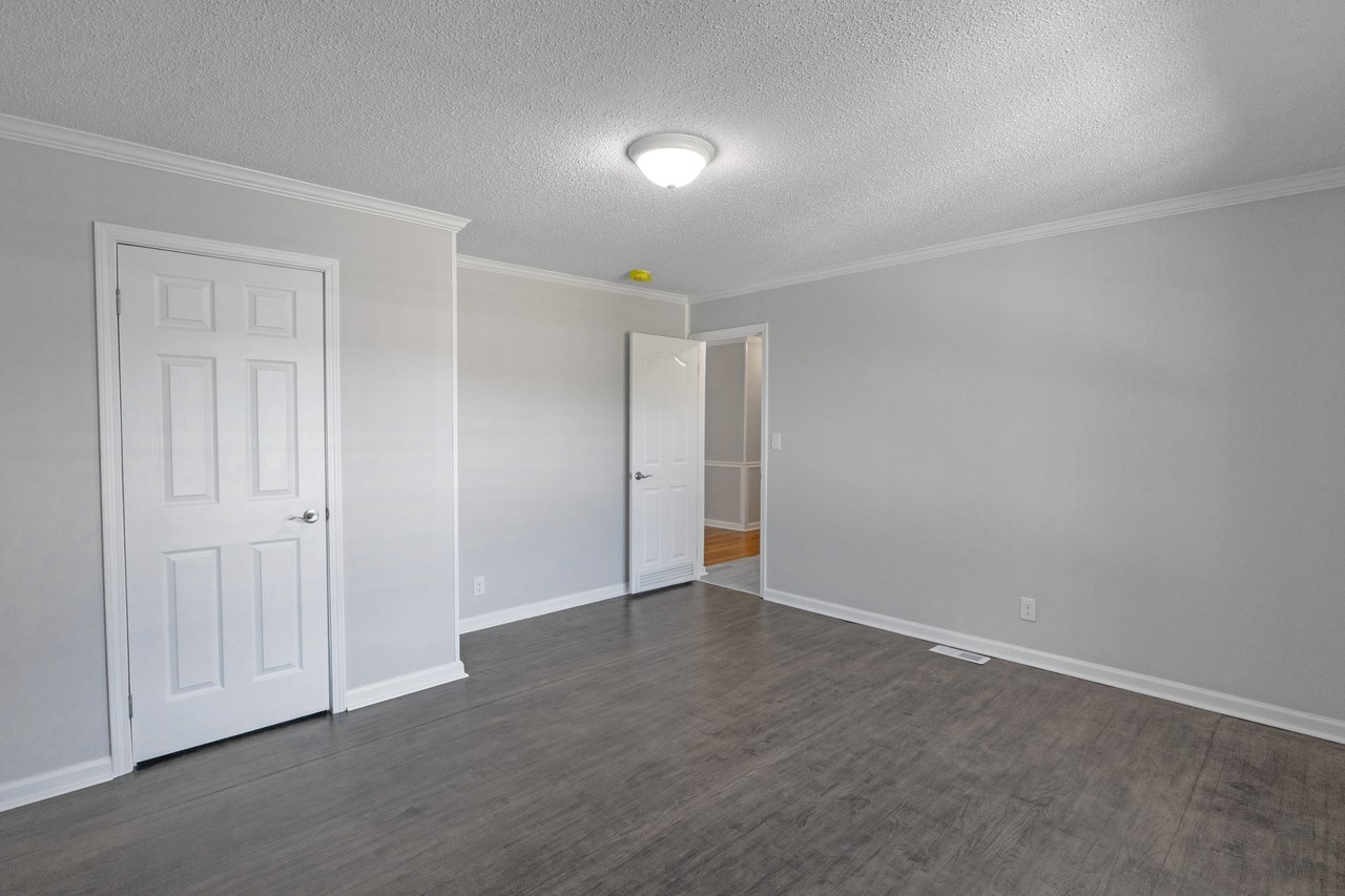 1108 Spiers Cir - Photo 5 of 24