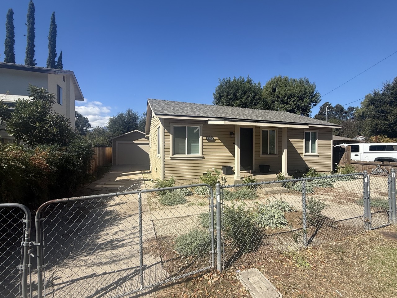 233 Carrizo St - Photo 2 of 30
