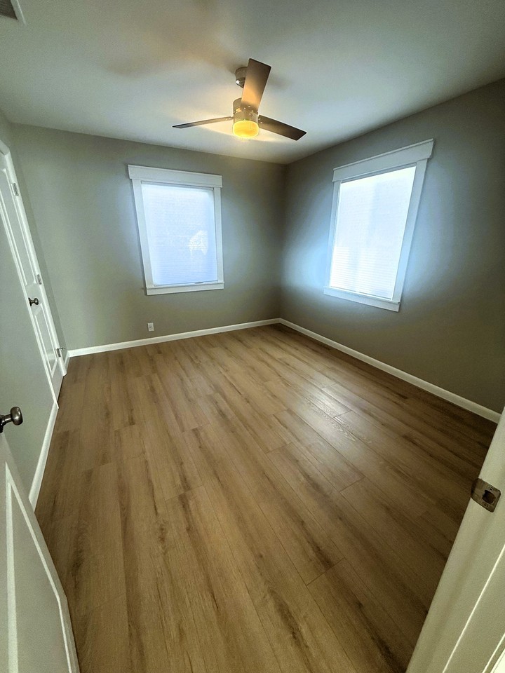 233 Carrizo St - Photo 3 of 30