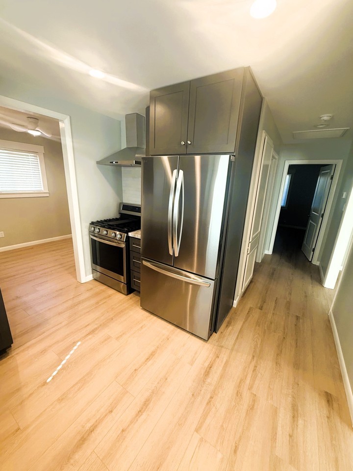 233 Carrizo St - Photo 6 of 30