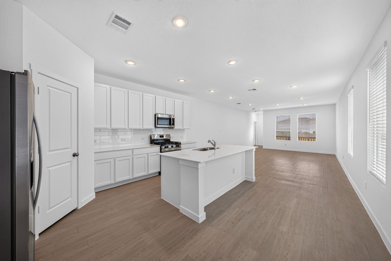 910 Moonshine Ln - Photo 6 of 27