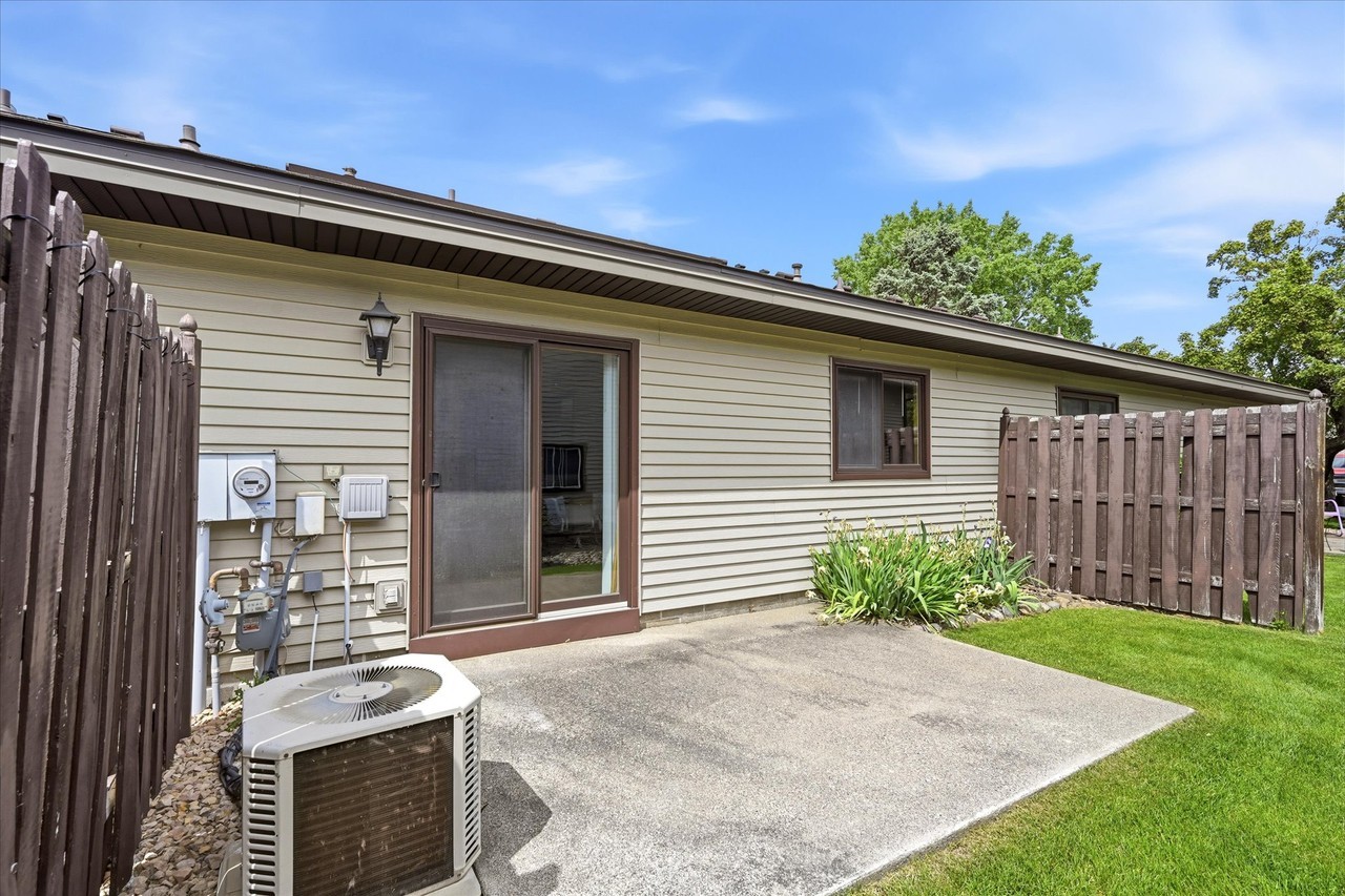 540 Auburn Pl Nw #NA - Photo 2 of 15