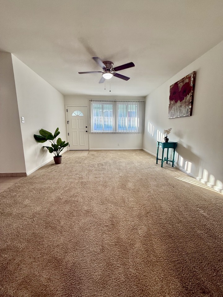 1006 E Imperial Ave #5 - Photo 3 of 17