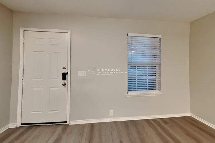 10218 Antelope Aly - Photo 4 of 21
