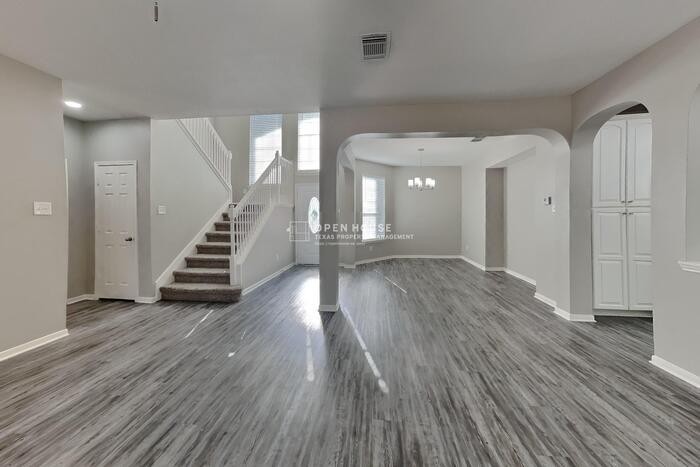 602 Lajuana Ct - Photo 4 of 23