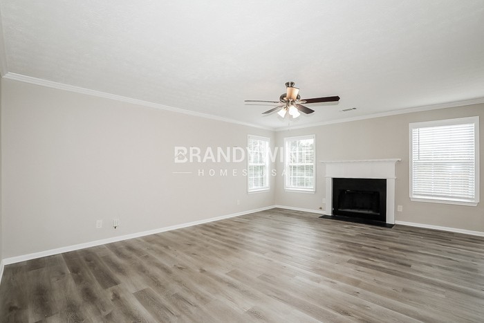 3691 Bay Cove Ct - Photo 4 of 21