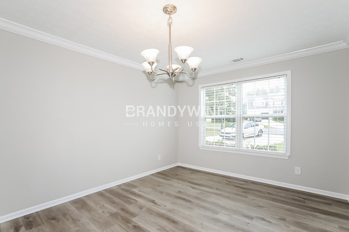 3691 Bay Cove Ct - Photo 6 of 21