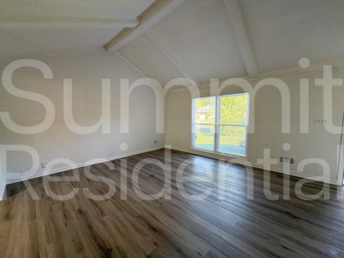 11322 Prince George Ct - Photo 3 of 11