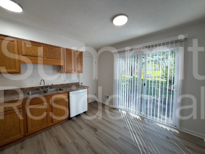 11322 Prince George Ct - Photo 6 of 11