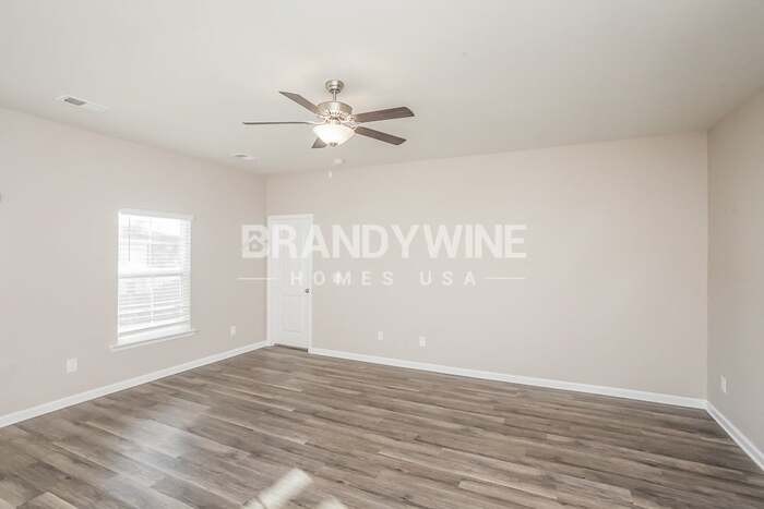 518 Glenmanor Dr - Photo 5 of 32