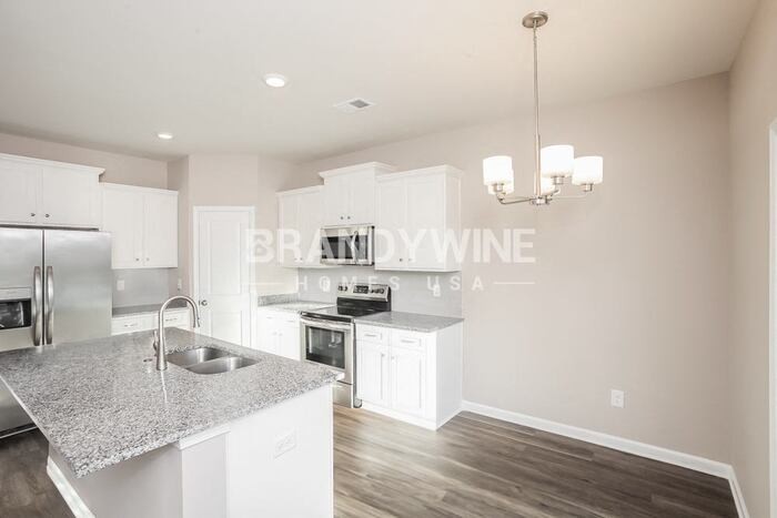 518 Glenmanor Dr - Photo 7 of 32