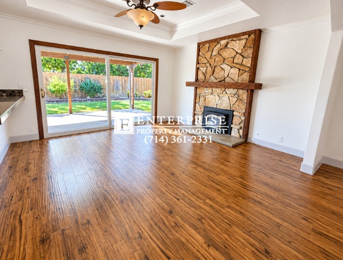 582 S Nutwood St - Photo 3 of 12