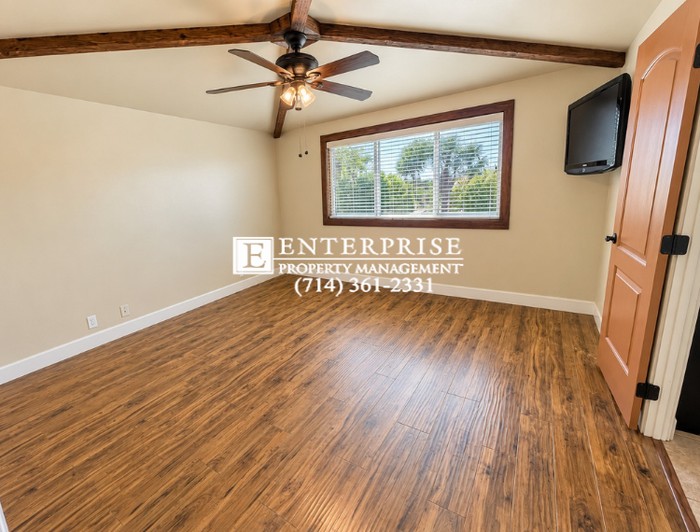 582 S Nutwood St - Photo 7 of 12