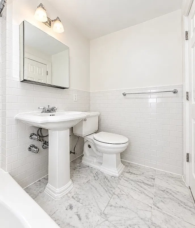 324 W 14th St #2A - Photo 5 of 5