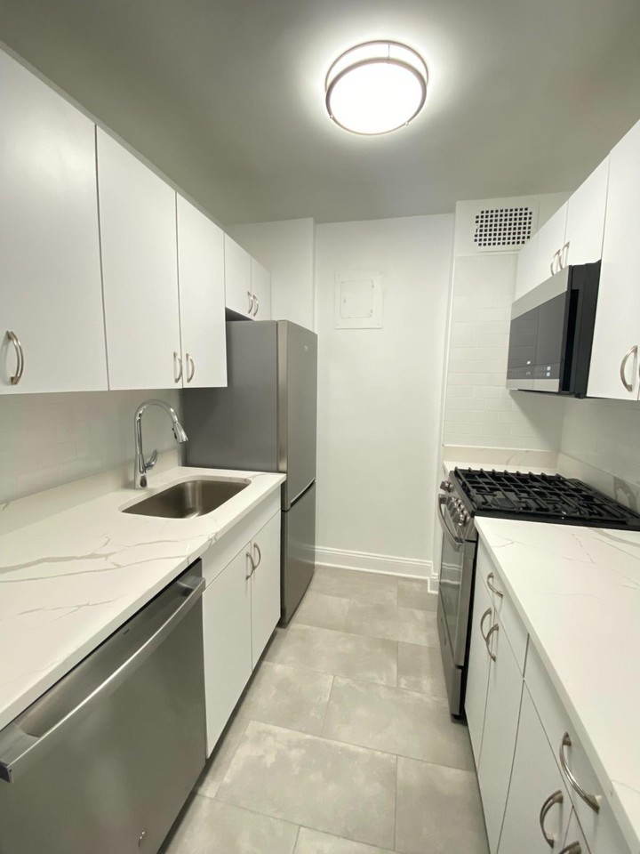 5th Ave #2G - Photo 4 of 7
