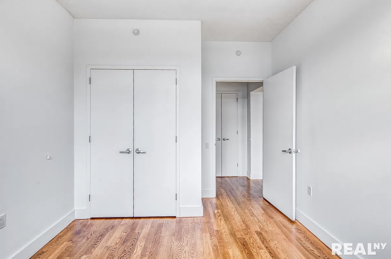 Bergen St #209 - Photo 3 of 10