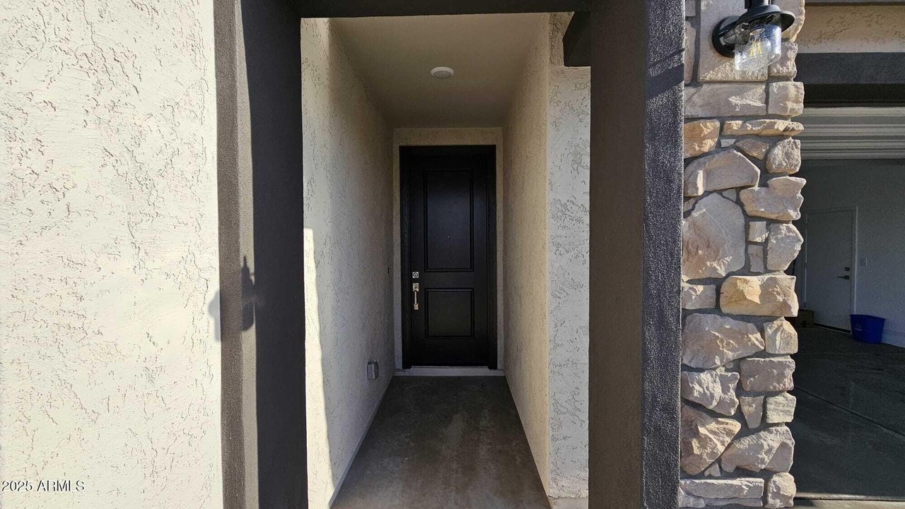 7959 W Hayward Ave - Photo 3 of 21