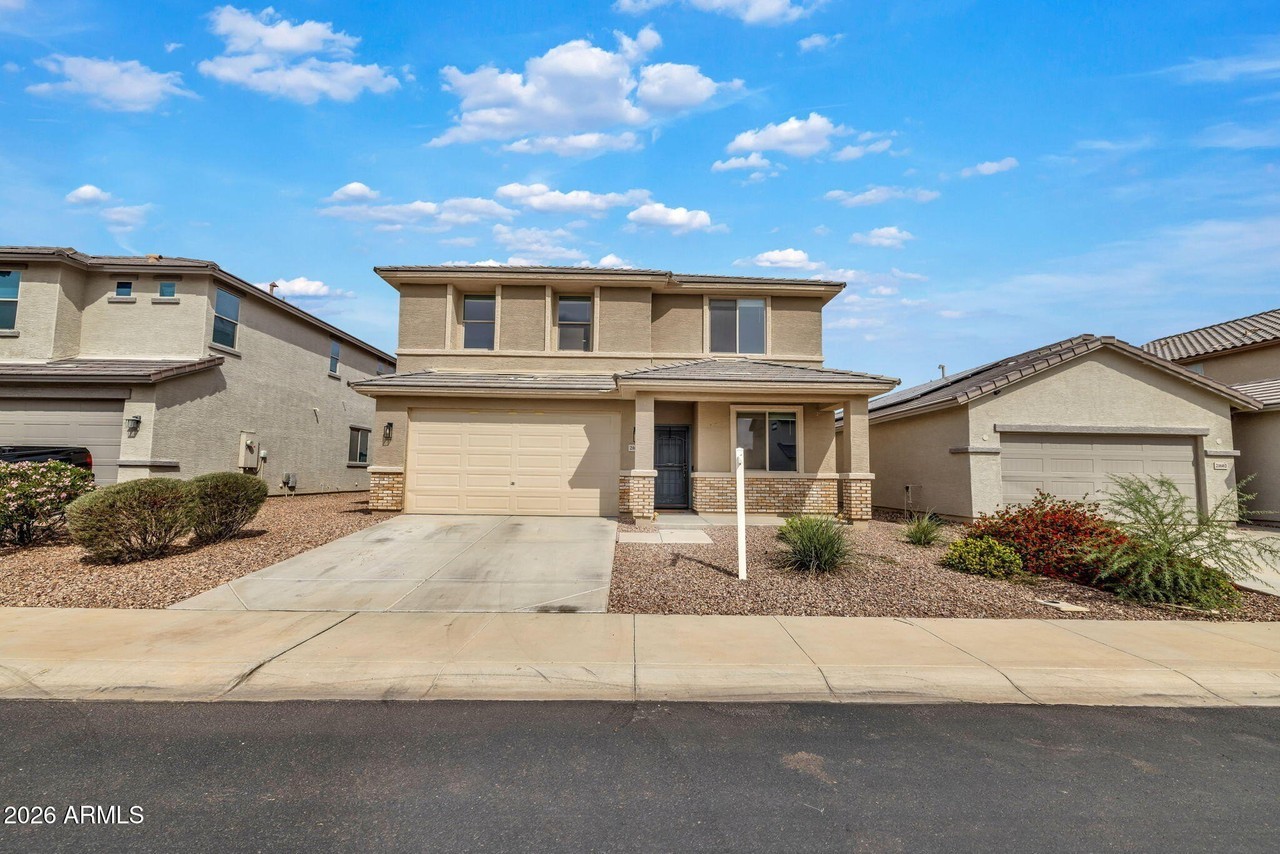21610 W Ashleigh Marie St - Photo 3 of 50