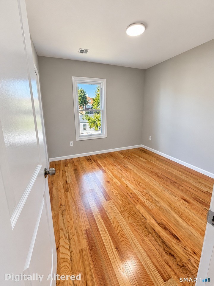 542 Beechmont Ave #2ndFL - Photo 3 of 34