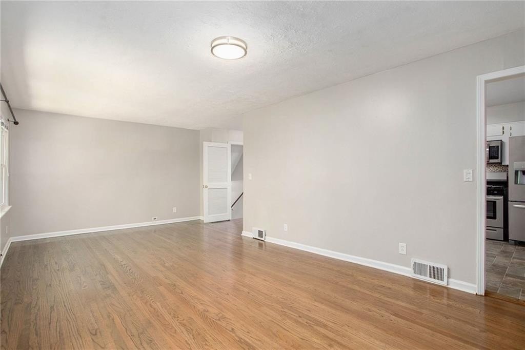 1768 Briarlake Cir - Photo 5 of 34