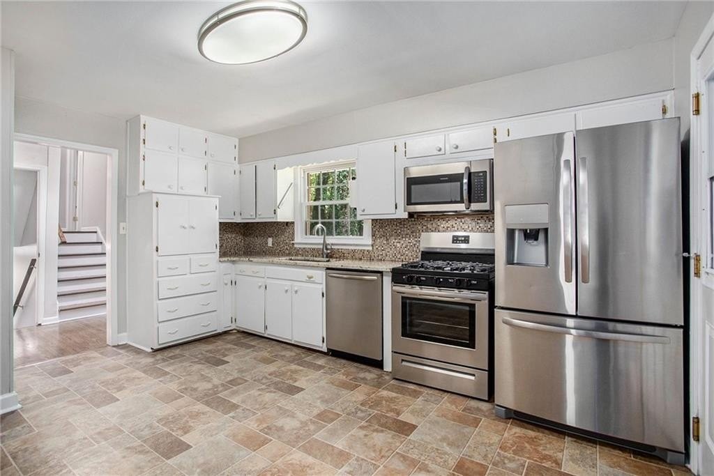 1768 Briarlake Cir - Photo 6 of 34